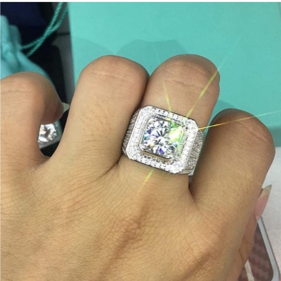 18k 2ct Solitaire Ring - Picture 9 of 14